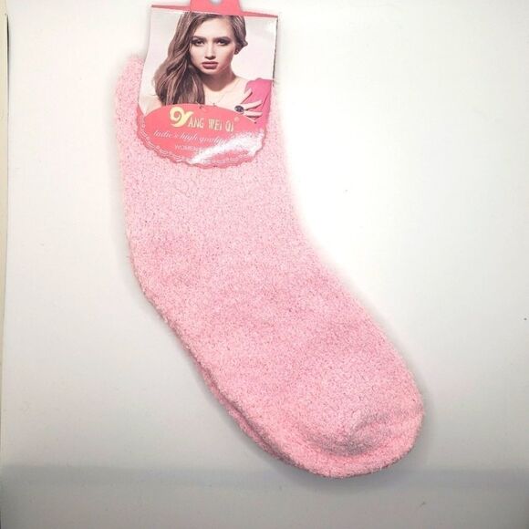 Fuzzy cozy powder pink socks - Picture 1 of 2